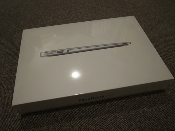 新型MacBook Air (11inch Mid 2013) を買った！！ | でこにく