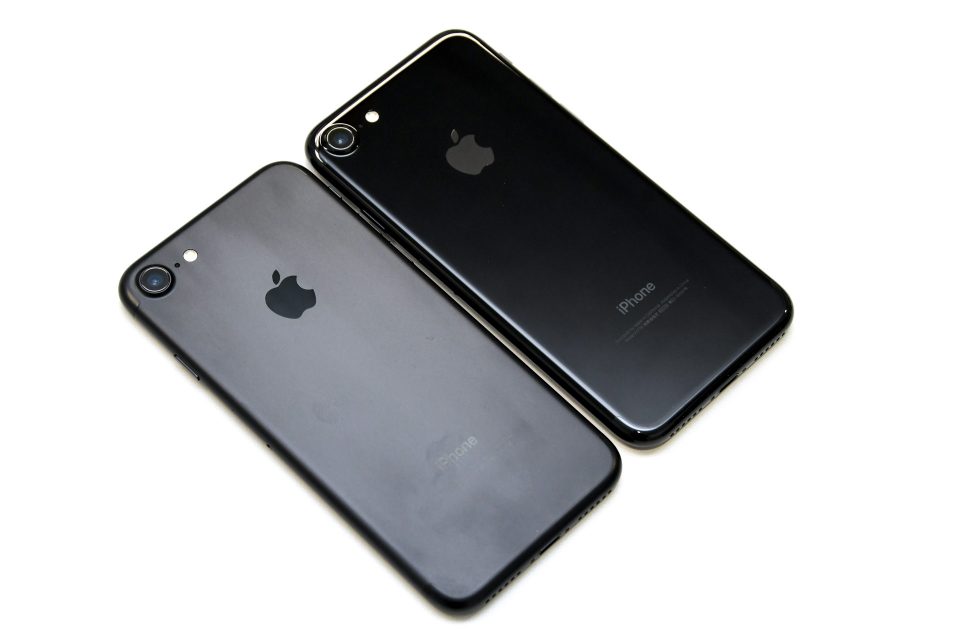 iPhone 7 ブラック ジェットブラック 比較 写真_4