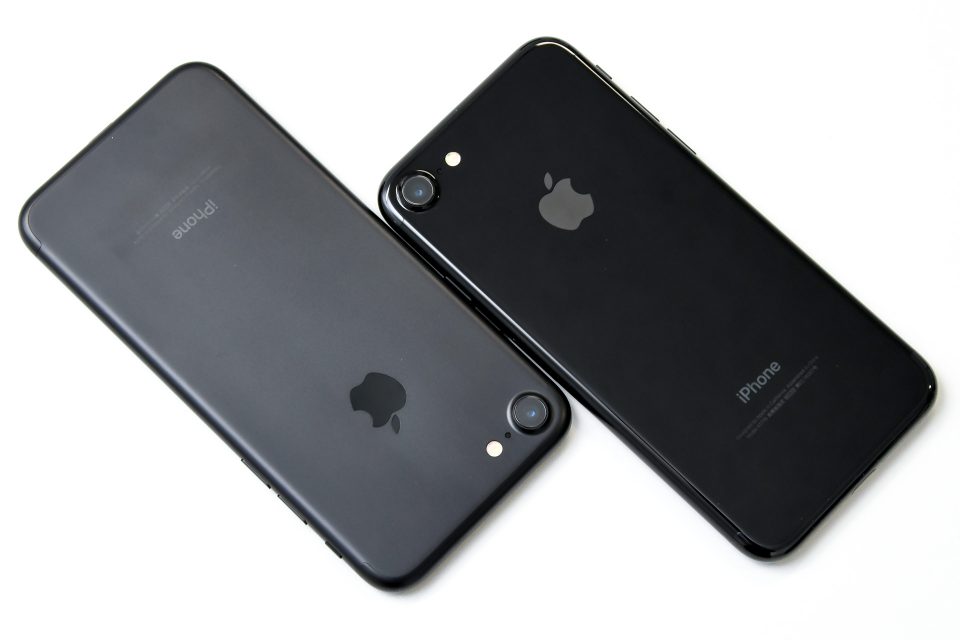 iPhone 7 ブラック ジェットブラック 比較 写真_6
