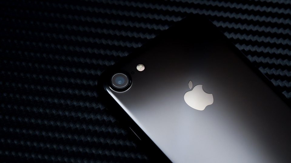 iPhone 7 ジェットブラック 外観 フォトレビュー
