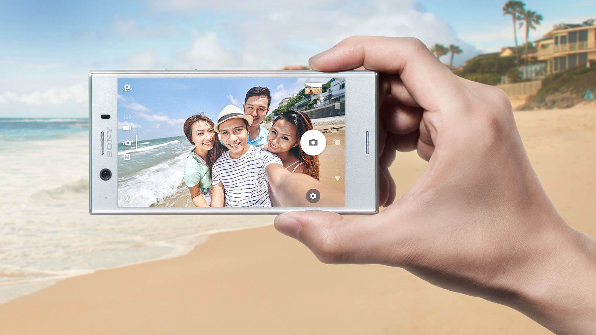 Недорогой смартфон с хорошей камерой 2024. Сони иксперия реклама на пляжу.