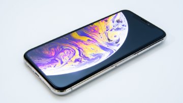 iPhone XS用に買ったフルカバーのガラスフィルムがいい感じ