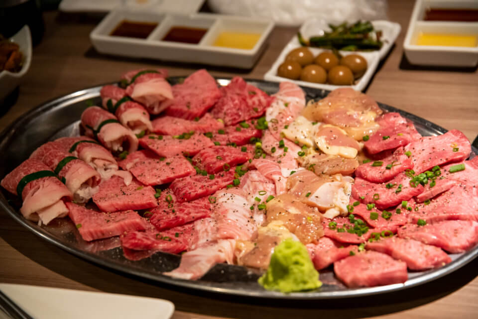 千駄木「肉と日本酒」で令和最初の #超でこ肉会 やってきた！