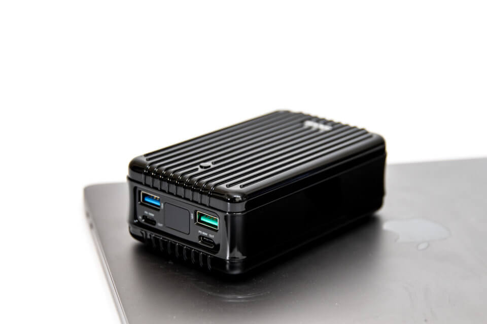 容量27,000mAh、100W+60WのUSB PDでMacBookを2台同時に充電できる!超パワフルなモバイルバッテリー「Zendure SuperTank」レビュー