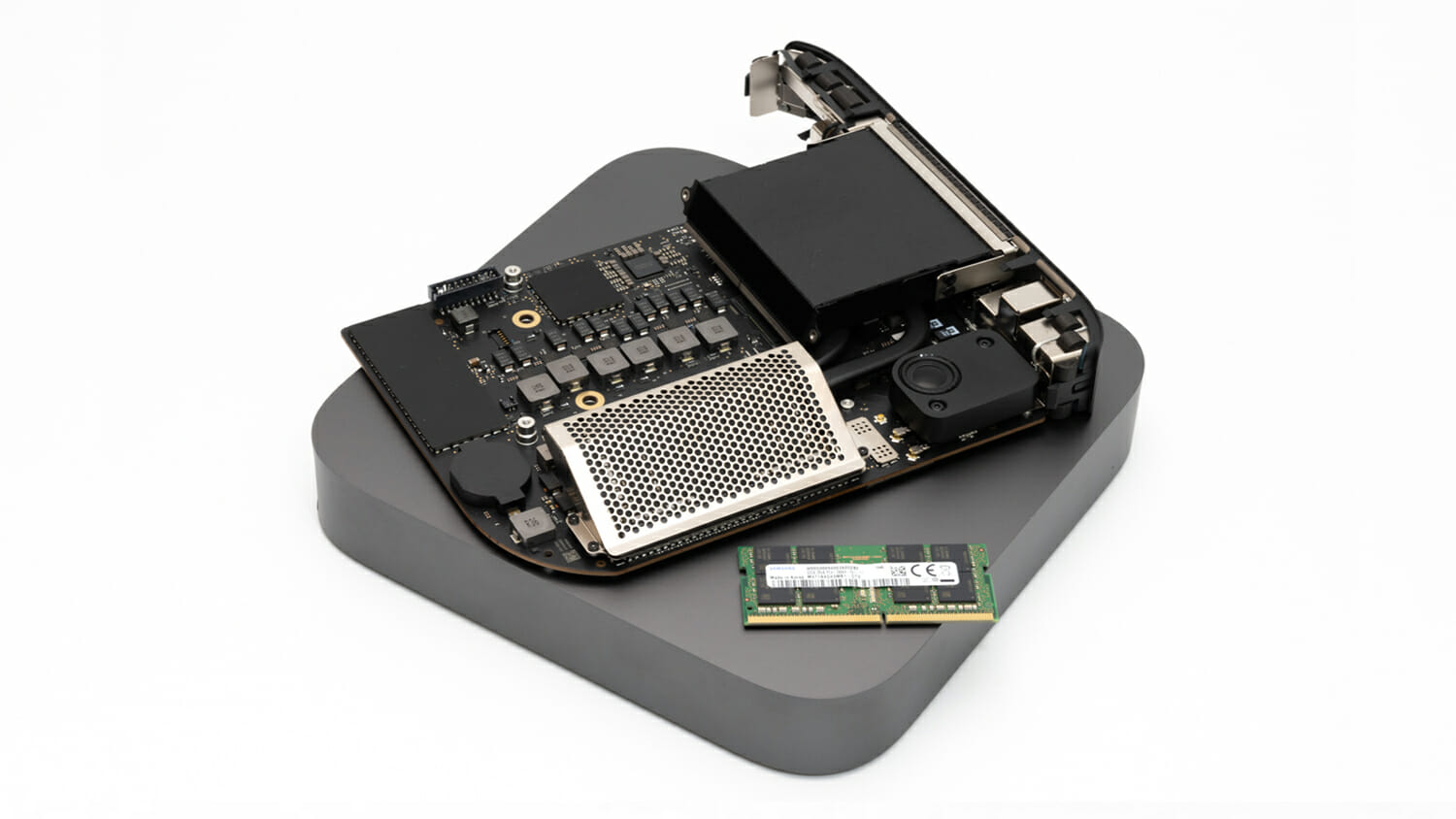 Mac mini 2020年モデルのメモリを換装・増設する手順