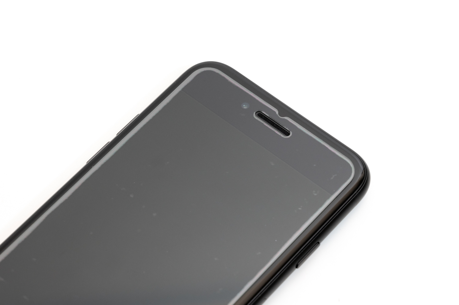 Iphone Se 第2世代 にiphone 8用のガラスフィルムを貼ると 浮きます でこにく