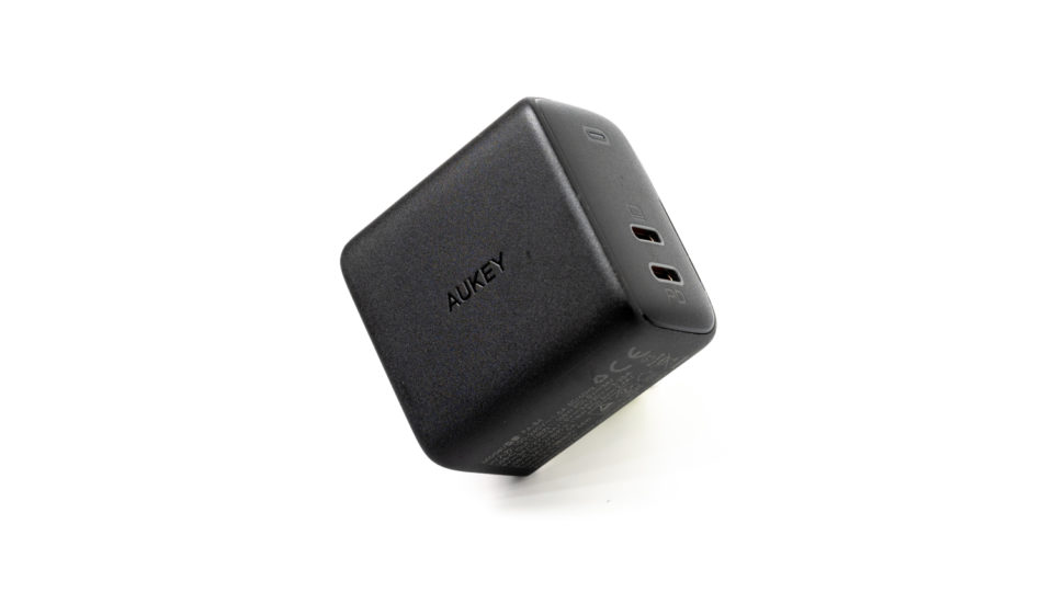 AUKEY Omnia Duo PA-B4レビュー。コンパクトながらも2ポート搭載で65W USB PD出力可能なUSB充電器