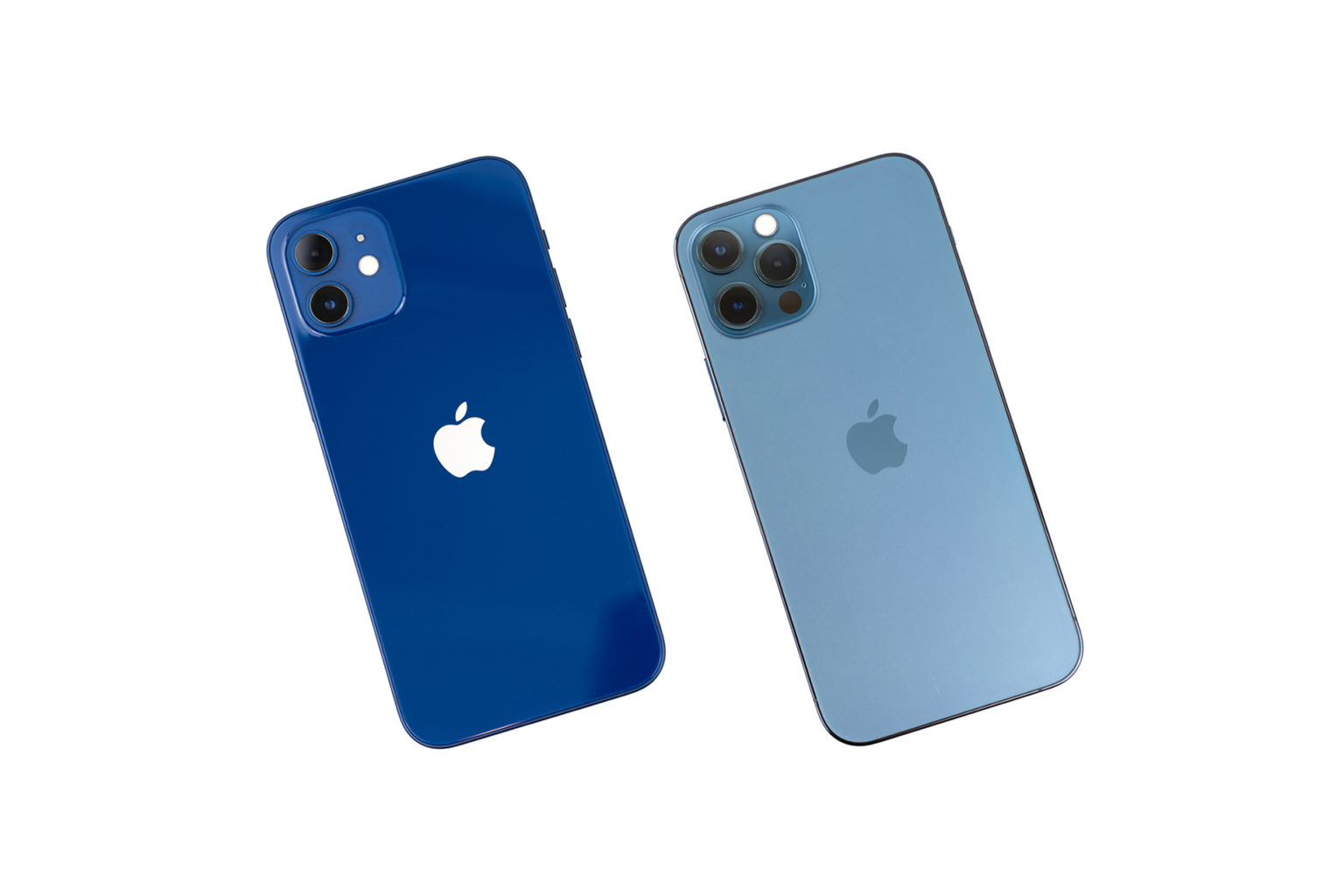 iPhone 12 ブルーとiPhone 12 Pro パシフィックブルーの色を比較してみた | でこにく