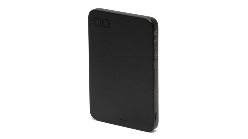 CIO SMARTCOBY SLIM 5K レビュー：アルミの質感がめっちゃいいモバイルバッテリー