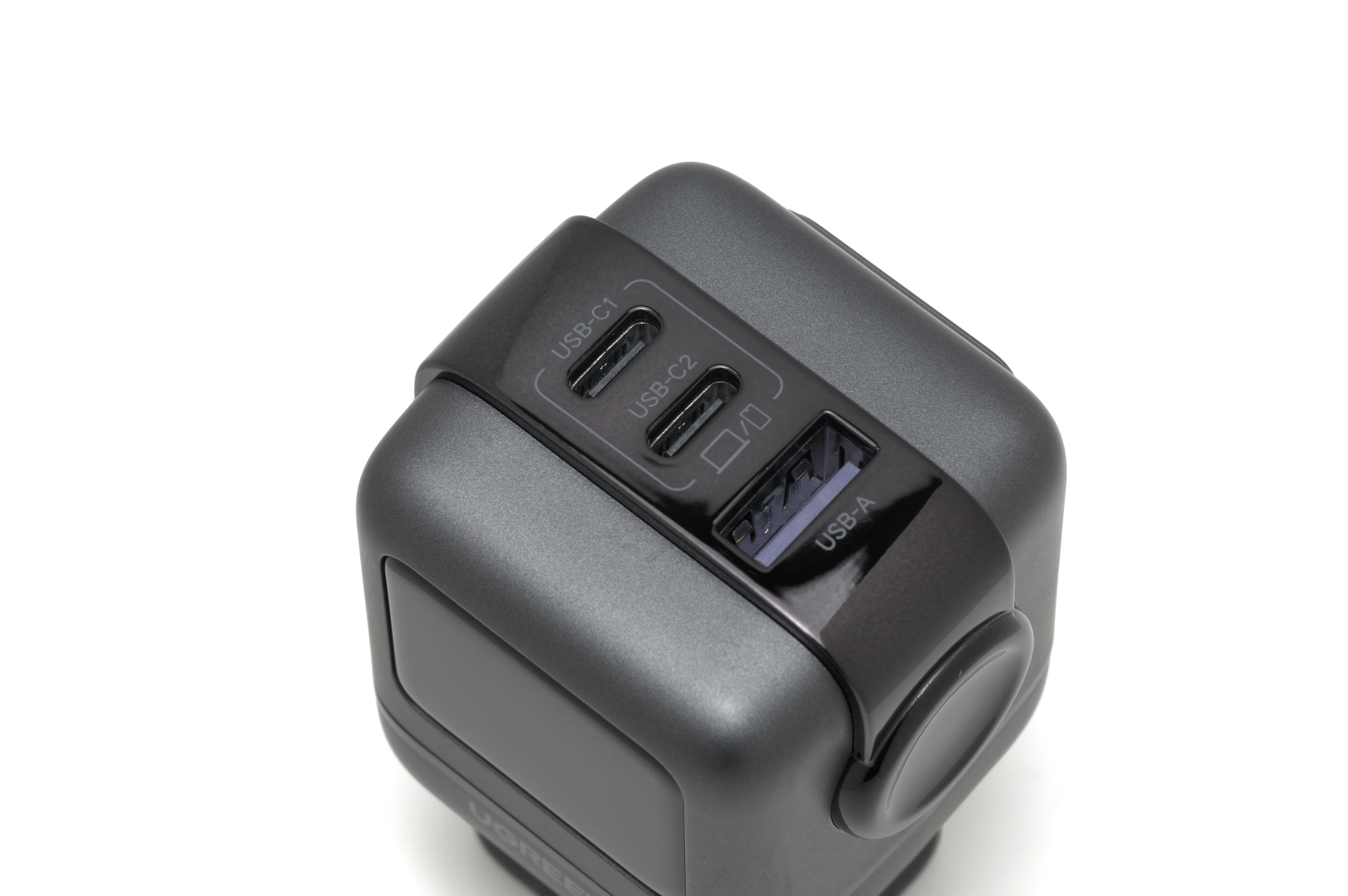 UGREEN Uno 65W GaN充電器 ポート面